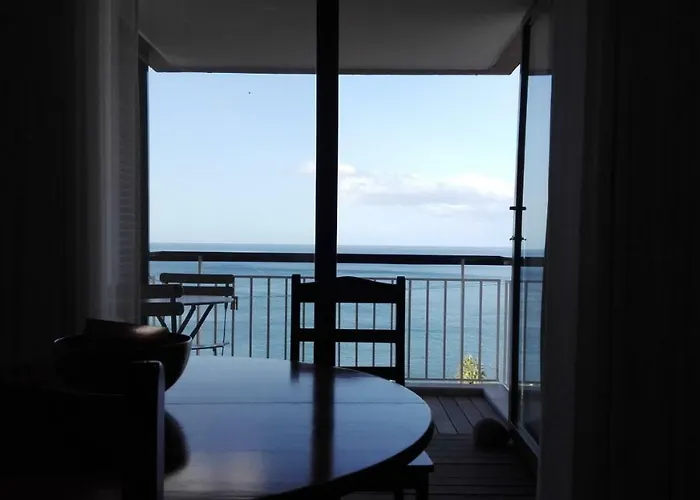 Shearwaters - Sounds Of The Sea Apartamento